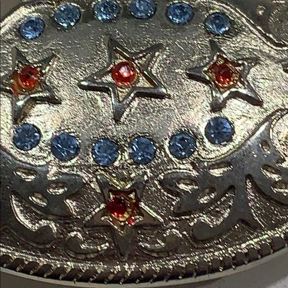 Buckle - Picture 2 of 4